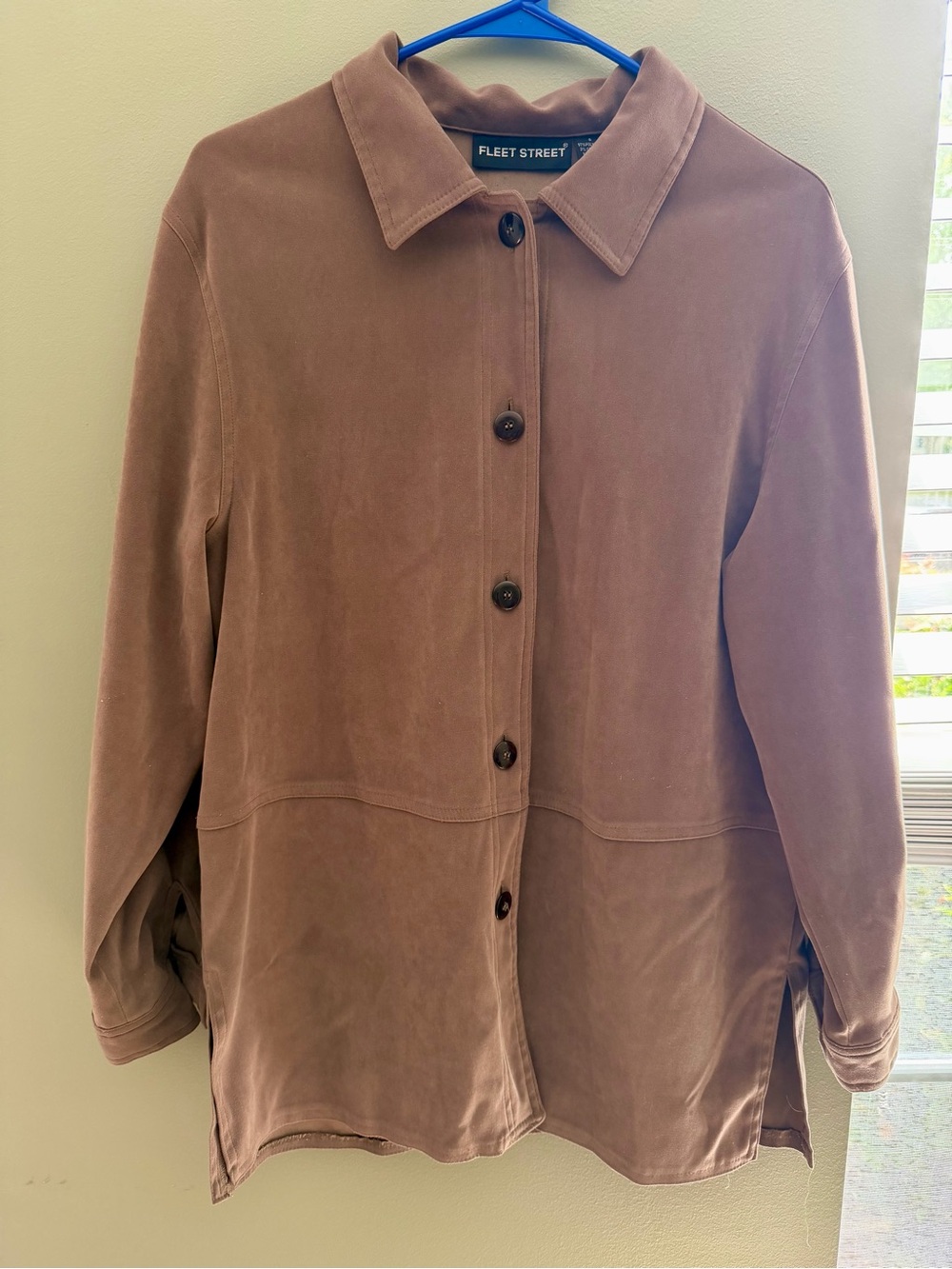 Fleet Street Women's Button-Front Shirt Jacket in Khaki Brown